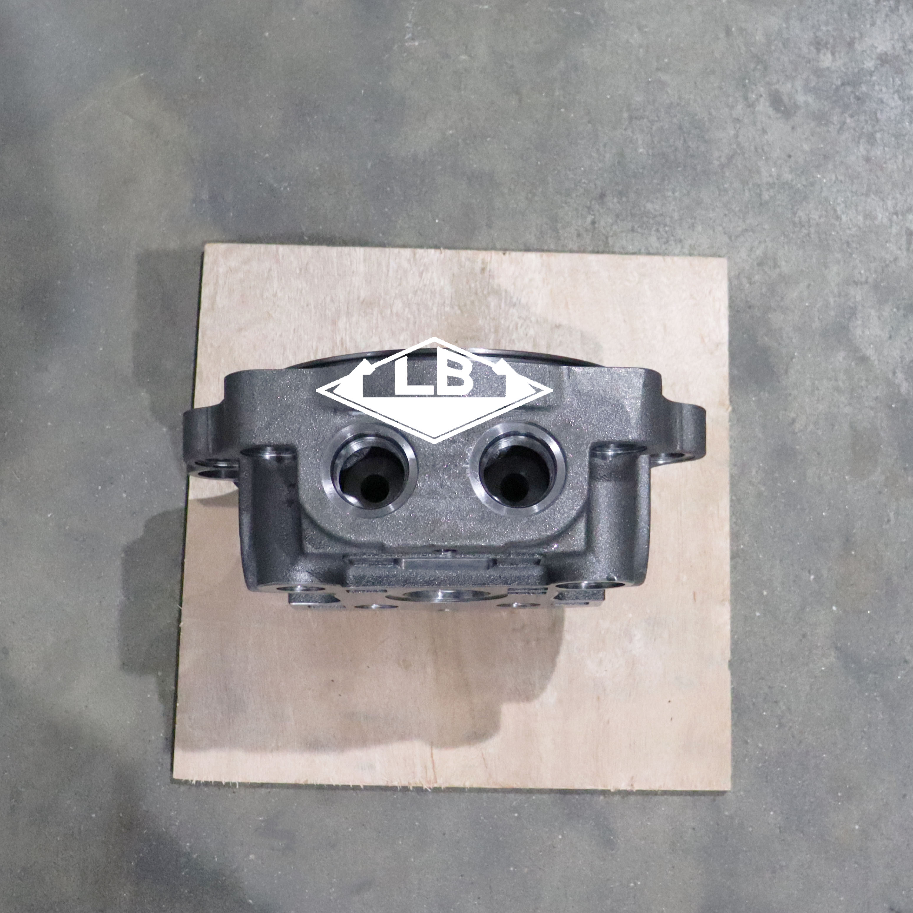 R210-9 R220-9 Swing Motor Cover 39Q6-11280 39Q6-11281 Vanne de boîtier de moteur oscillant Appliquer pour Hyundai Excavator