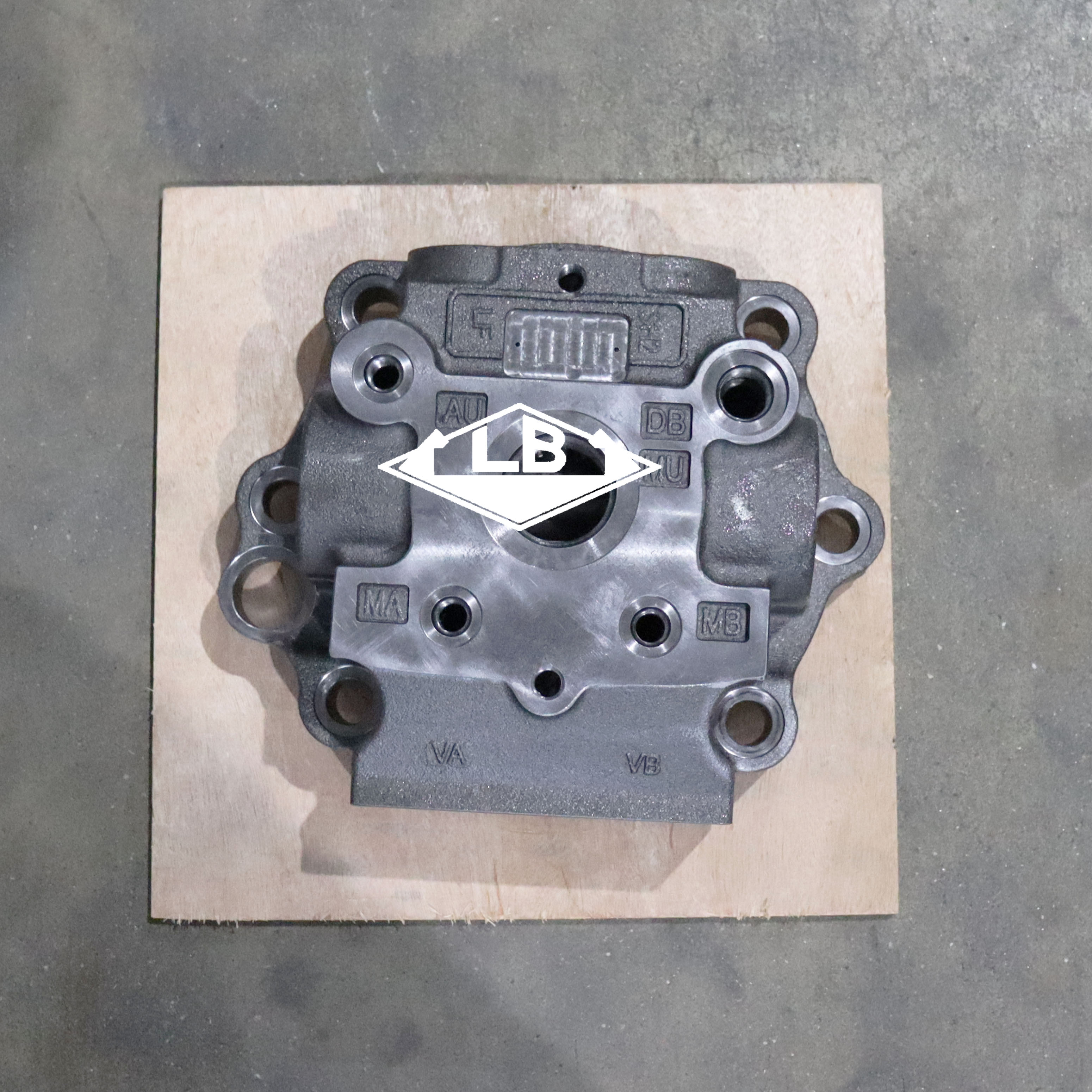 R210-9 R220-9 Swing Motor Cover 39Q6-11280 39Q6-11281 Vanne de boîtier de moteur oscillant Appliquer pour Hyundai Excavator