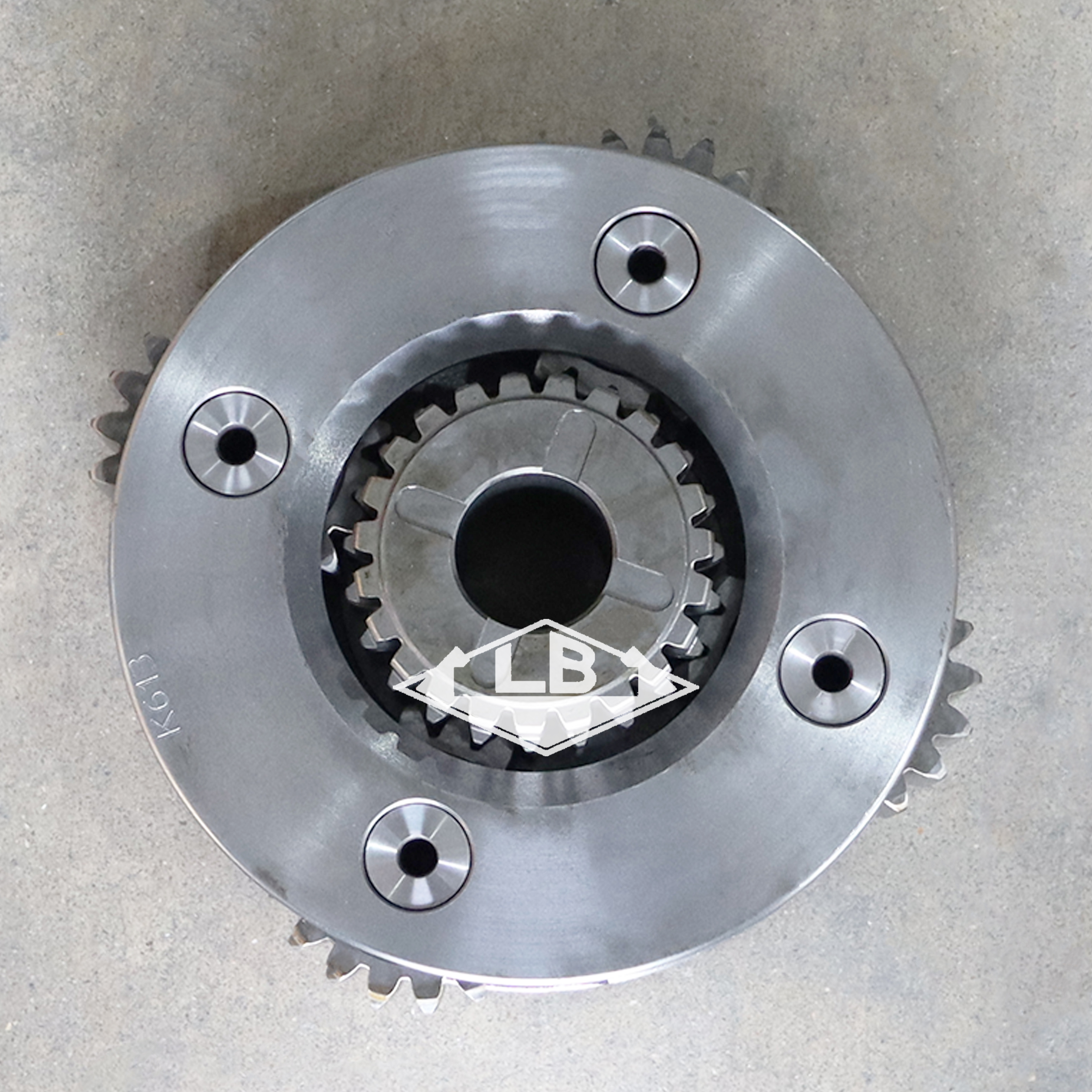 PIÈCES DE RÉDUCTEUR D'OSCILLATION SK200-8 YN32W01058P1 SK200-8 S2 CARRIER ASSY