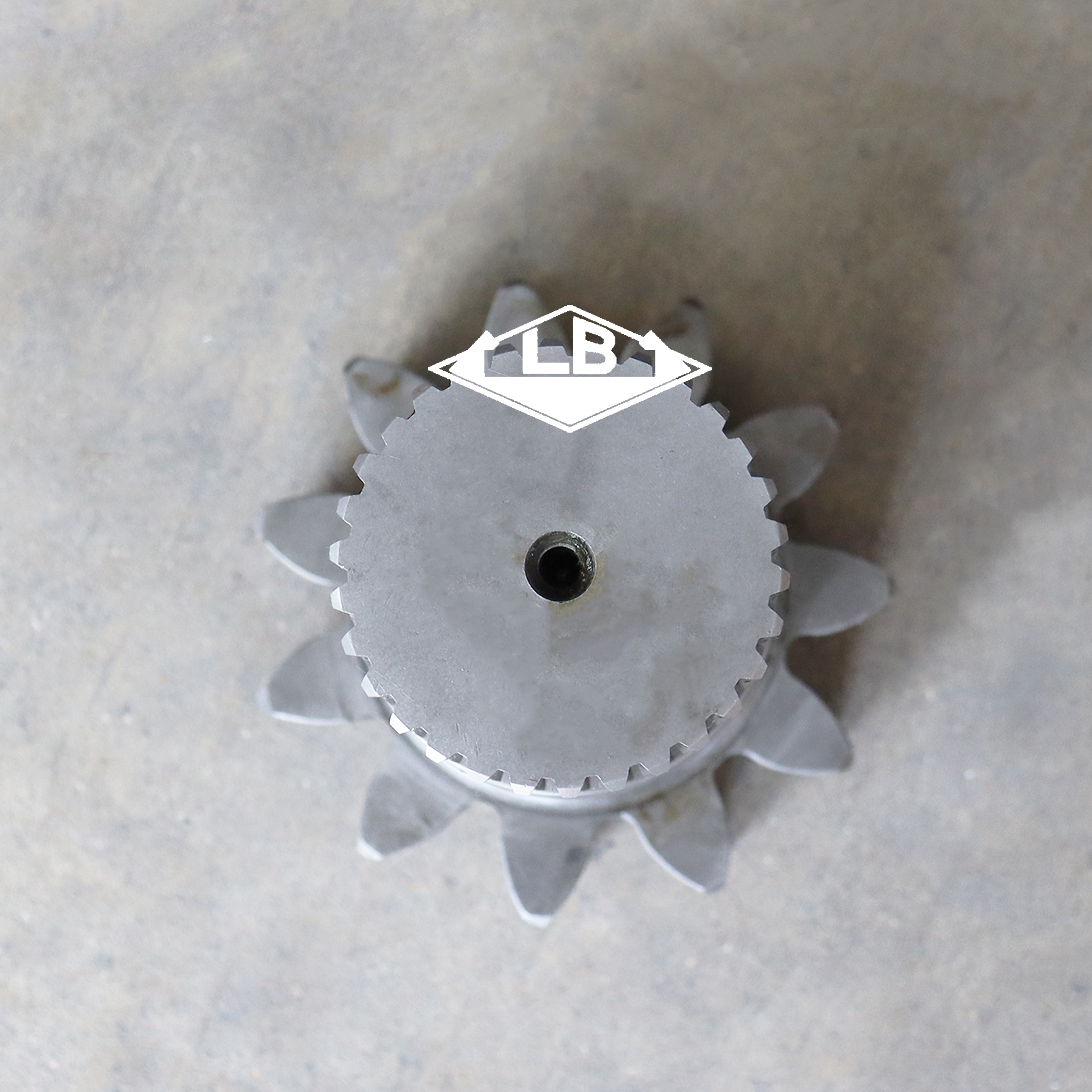 SK250-8 SK230-6 SK485-8 Swing Arbre LQ32W01038P1 Swing Pigion Arbre Kobelco Excavatrice Pièces